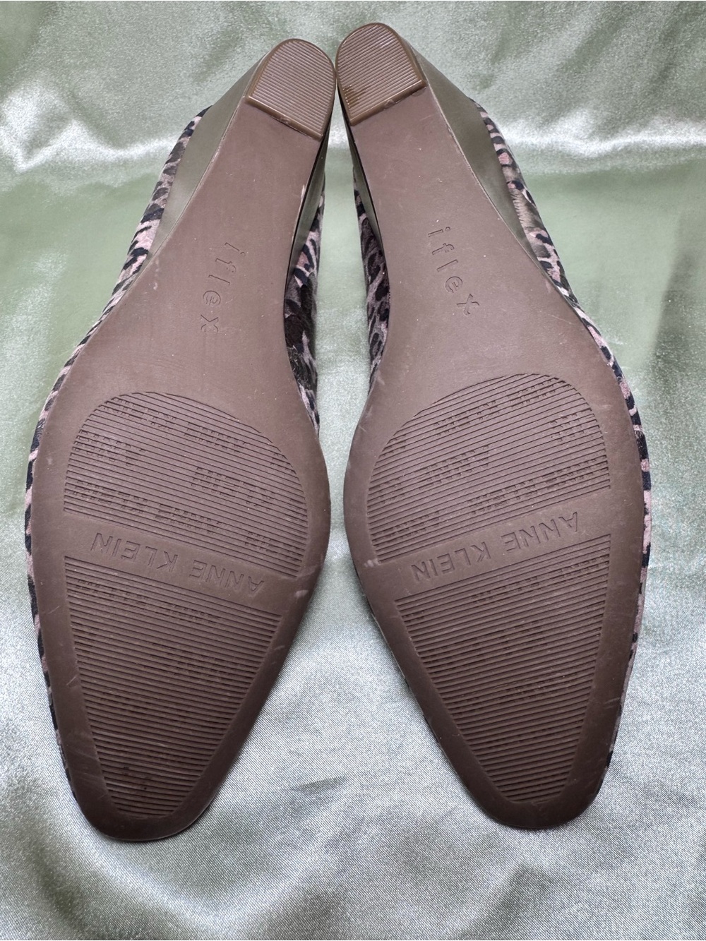 Anne Klein Leopard Print Wedge Pumps in Metallic Beige and Brown Women’s size 7 - Picture 7 of 8